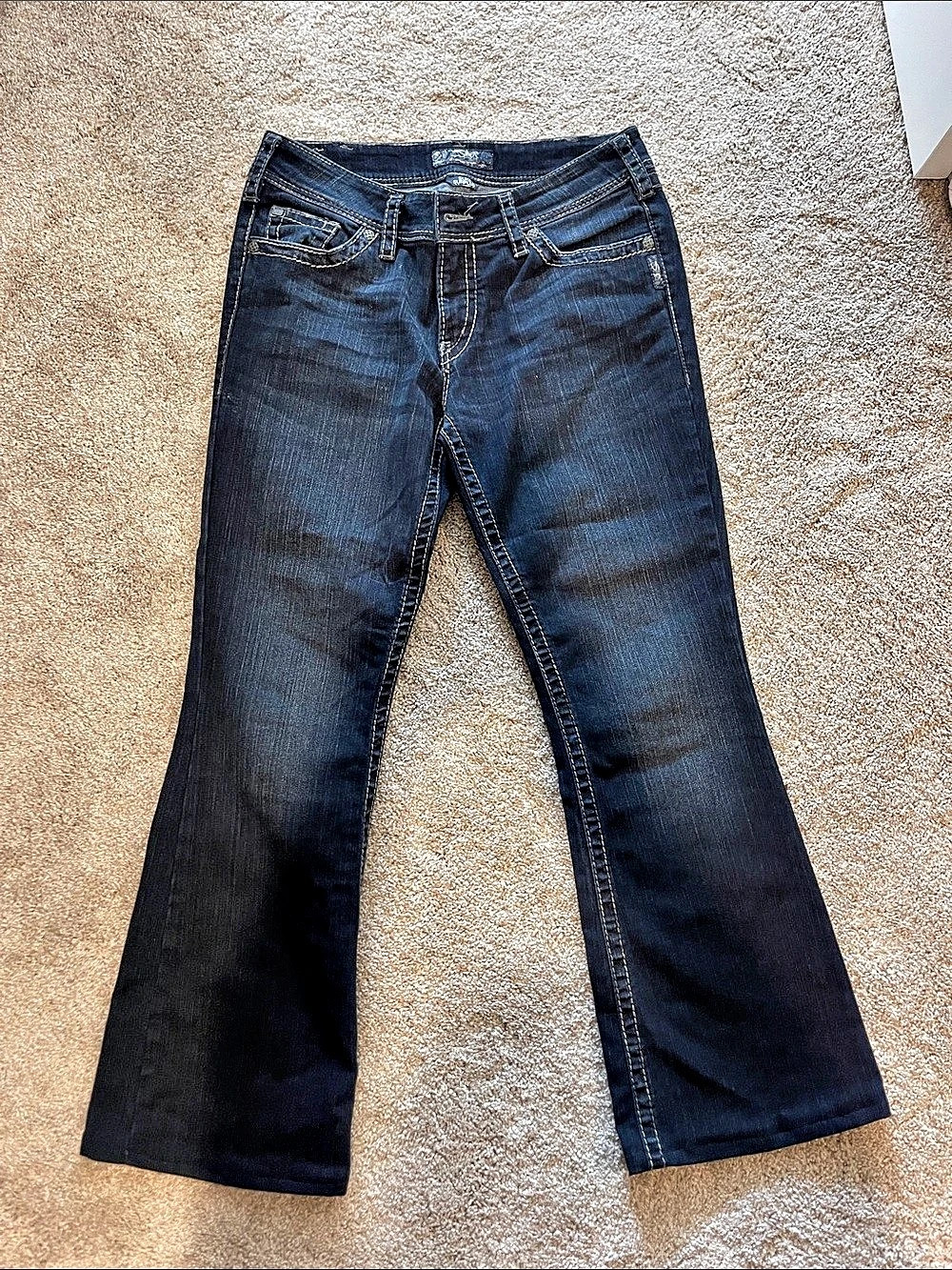 Silver Jeans Co. Suki Surplus Bootcut Jeans. Blue Waist 31